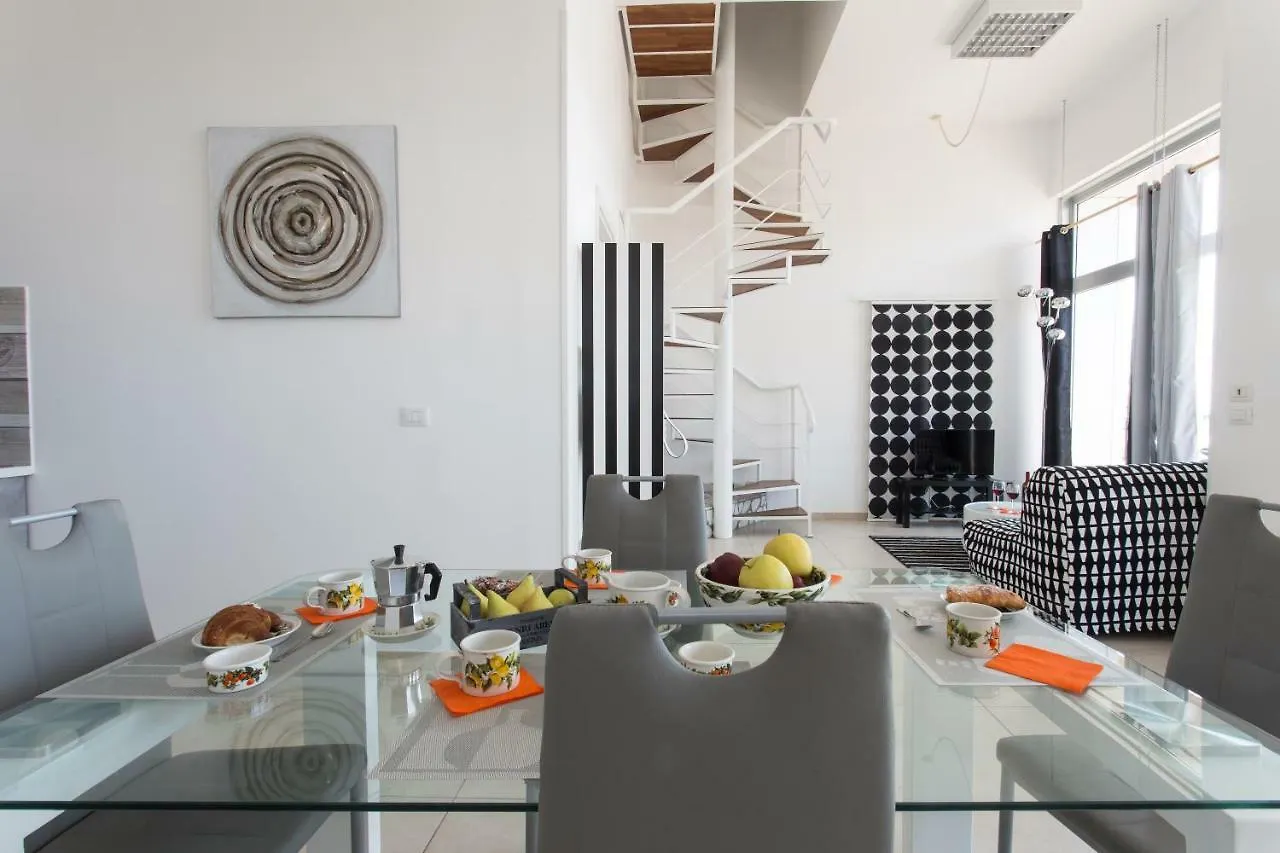 Tyche Apartment Syracuse Italy