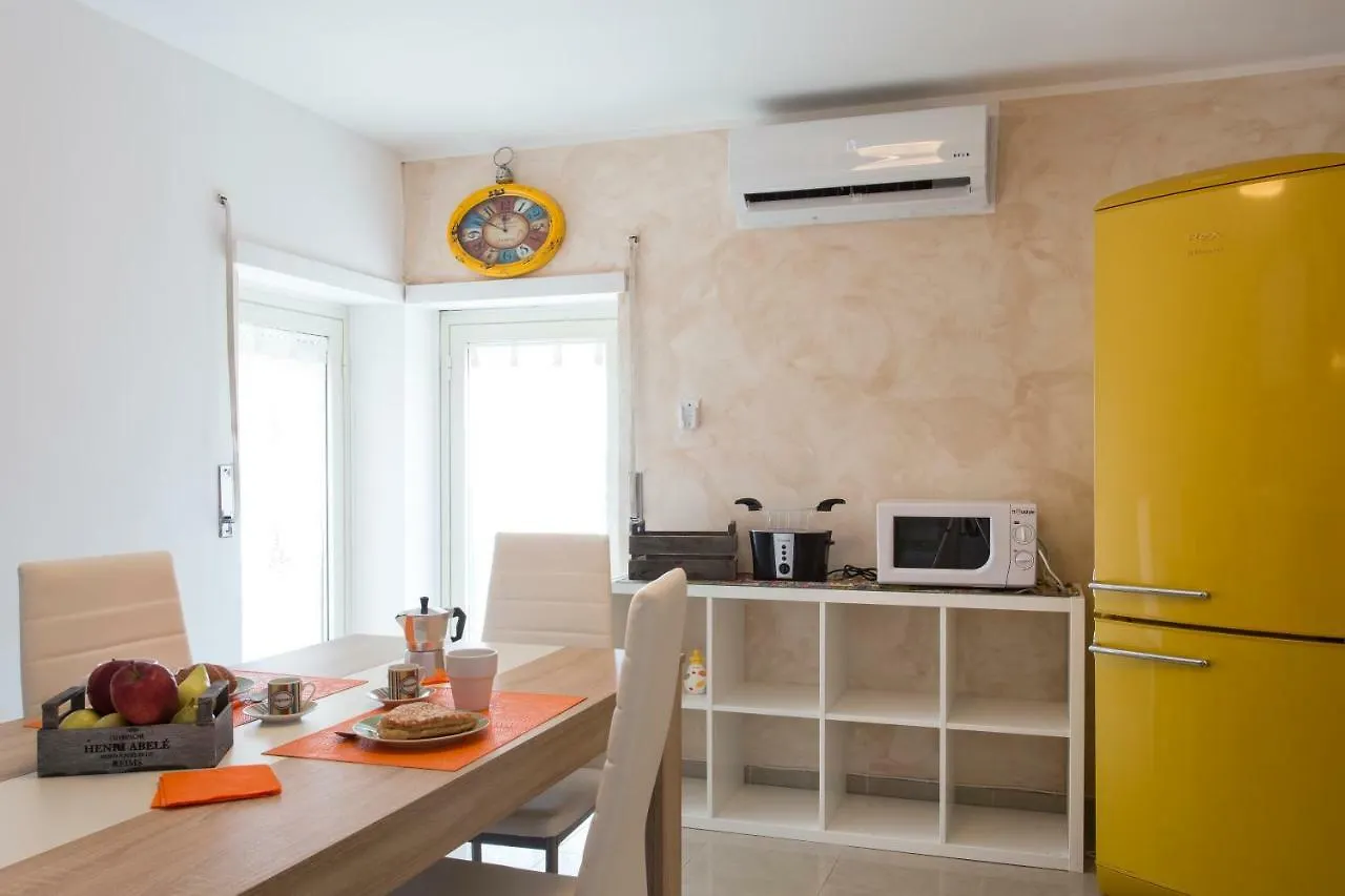Tyche Apartment Syracuse 0*,