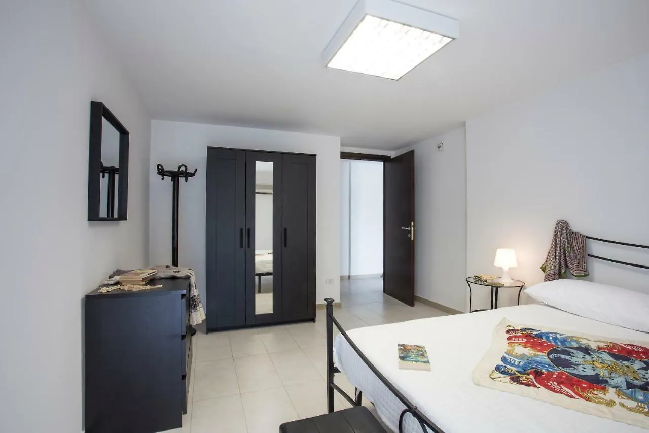 Tyche Apartment Syracuse Italy